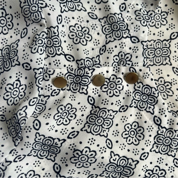 LOFT Floral Print with Gold Buttons Blouse | Navy Blue & White | Size: S | Women - Picture 5 of 8